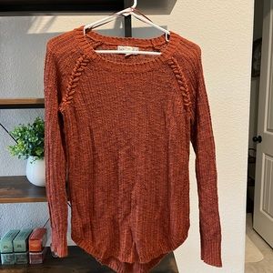 Gently worn sweater. Perfect for leggings and fall!!